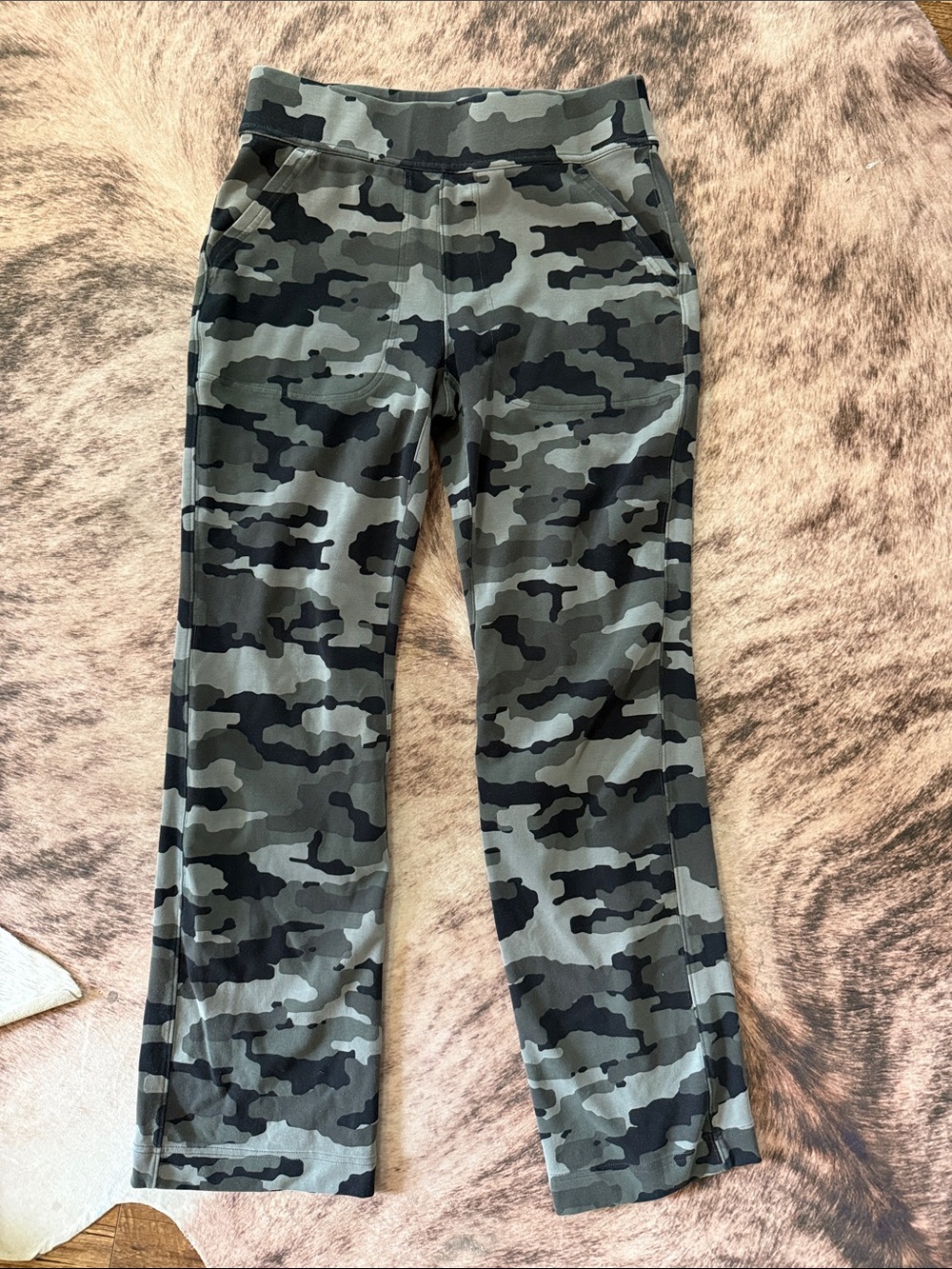 Duluth Trading Co Camo Print Women's Pants - Green & Black